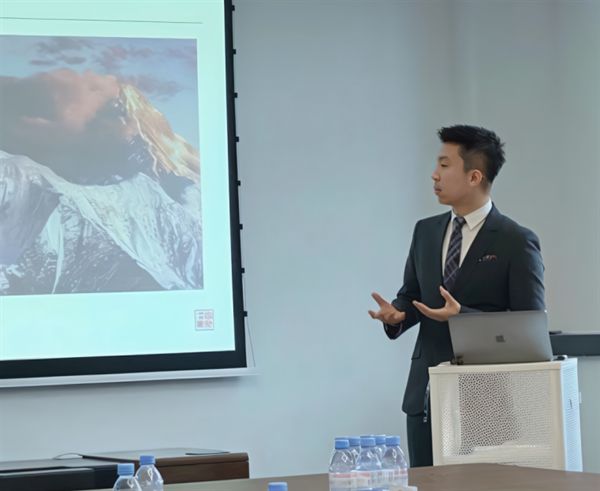 九游娱乐科技先锋荣耀双冠：张学明在游戏科技行业的杰出成就